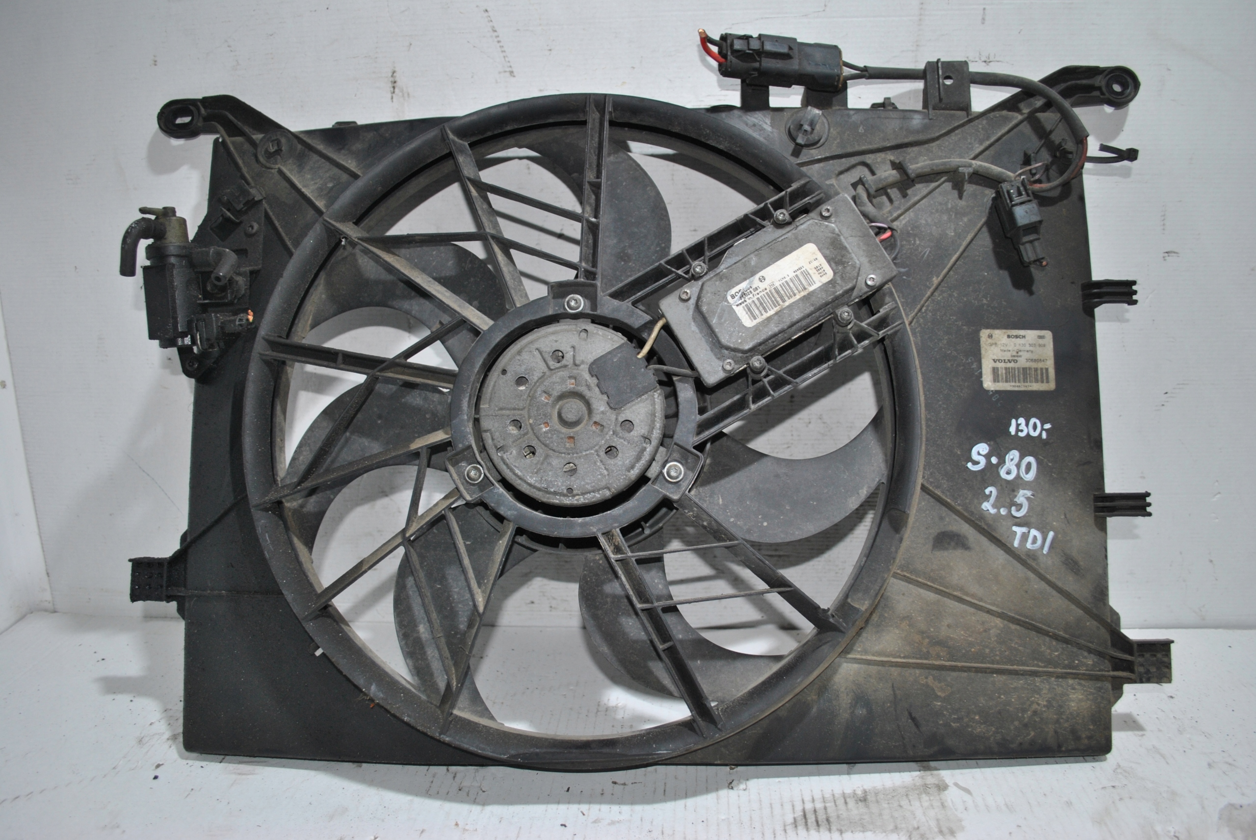 Вентилятор радиатора VOLVO S80 2.5 TDI 0130303909