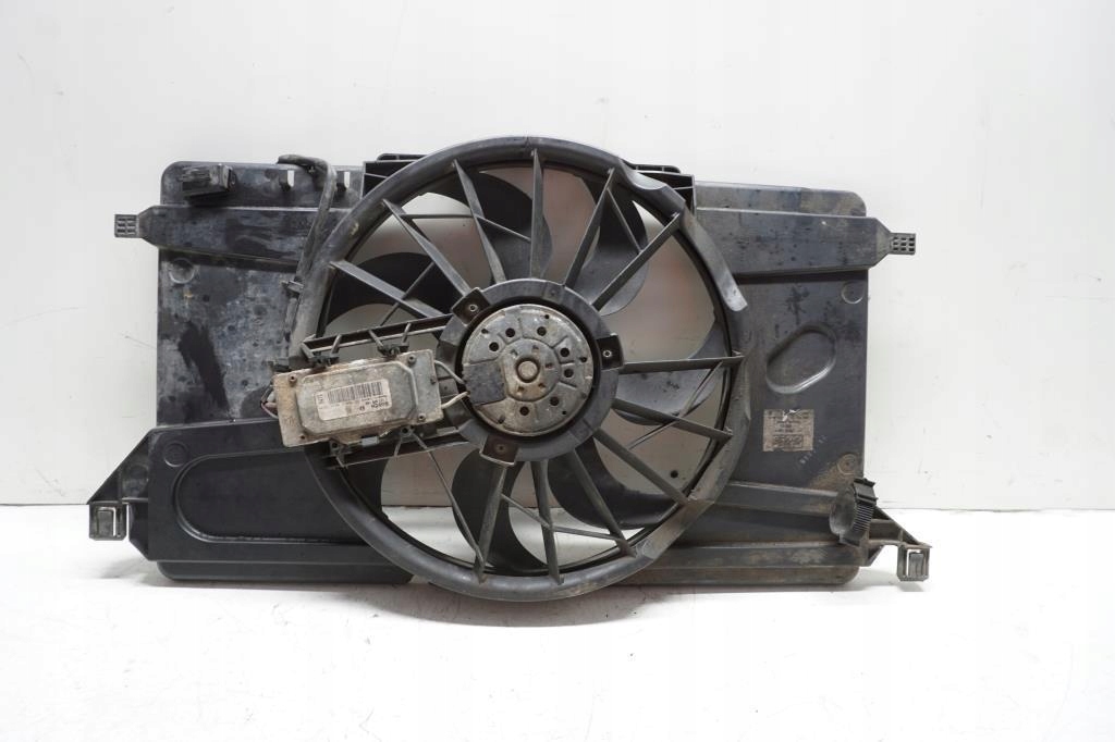 3M5H-8C607-UC - Вентилятор водяного охолодження VOLVO V50 2.0 D