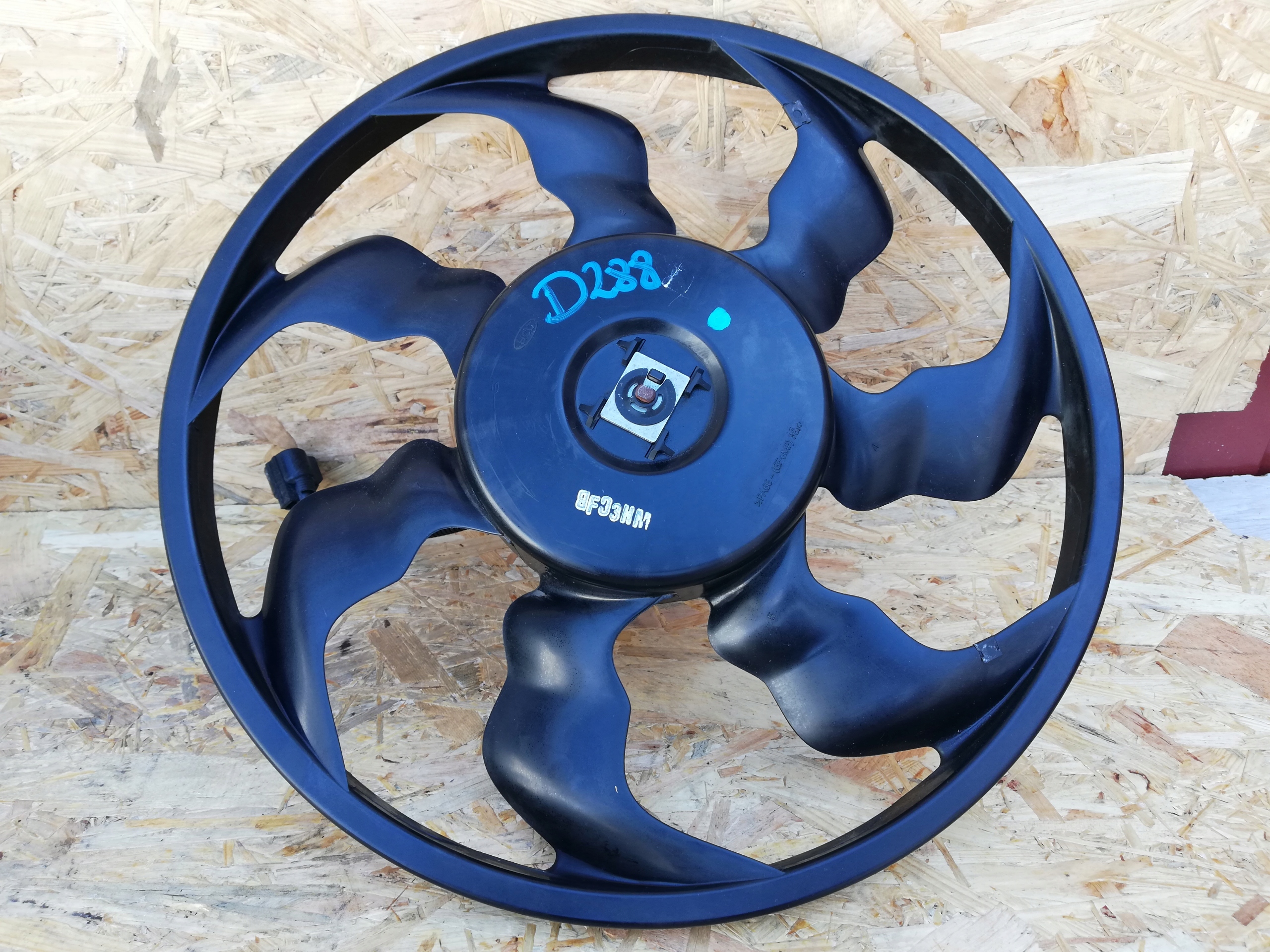 3137230087 - Вентилятор охлаждения HYUNDAI i30 KIA Ceed II 1.4 бензиновый