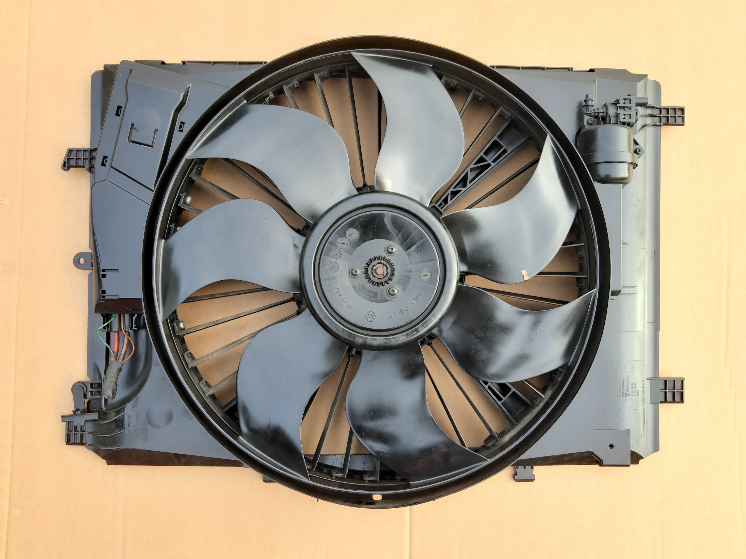 ВЕНТИЛЯТОР МЕРСЕДЕС 400 ВАТТ 2045000393 2045000755