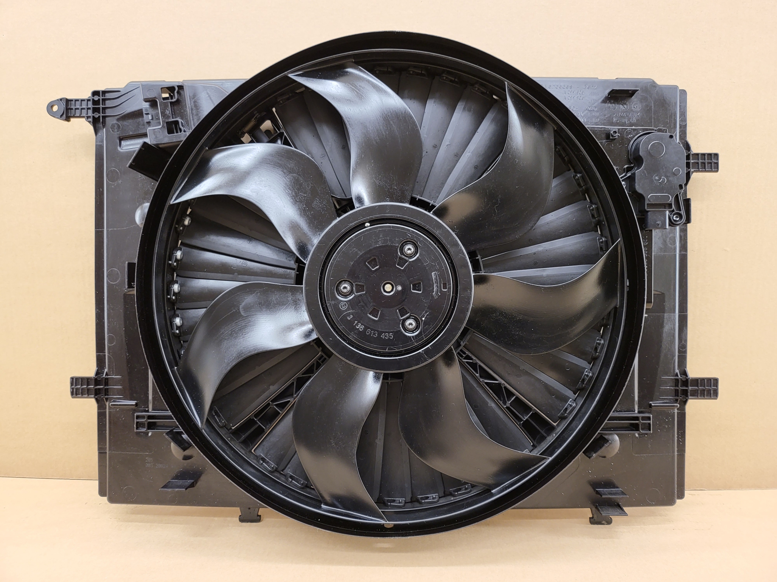 9851 A0999061300 - Вентилятор MERCEDES W205 S205 C205 A205 GLC X253