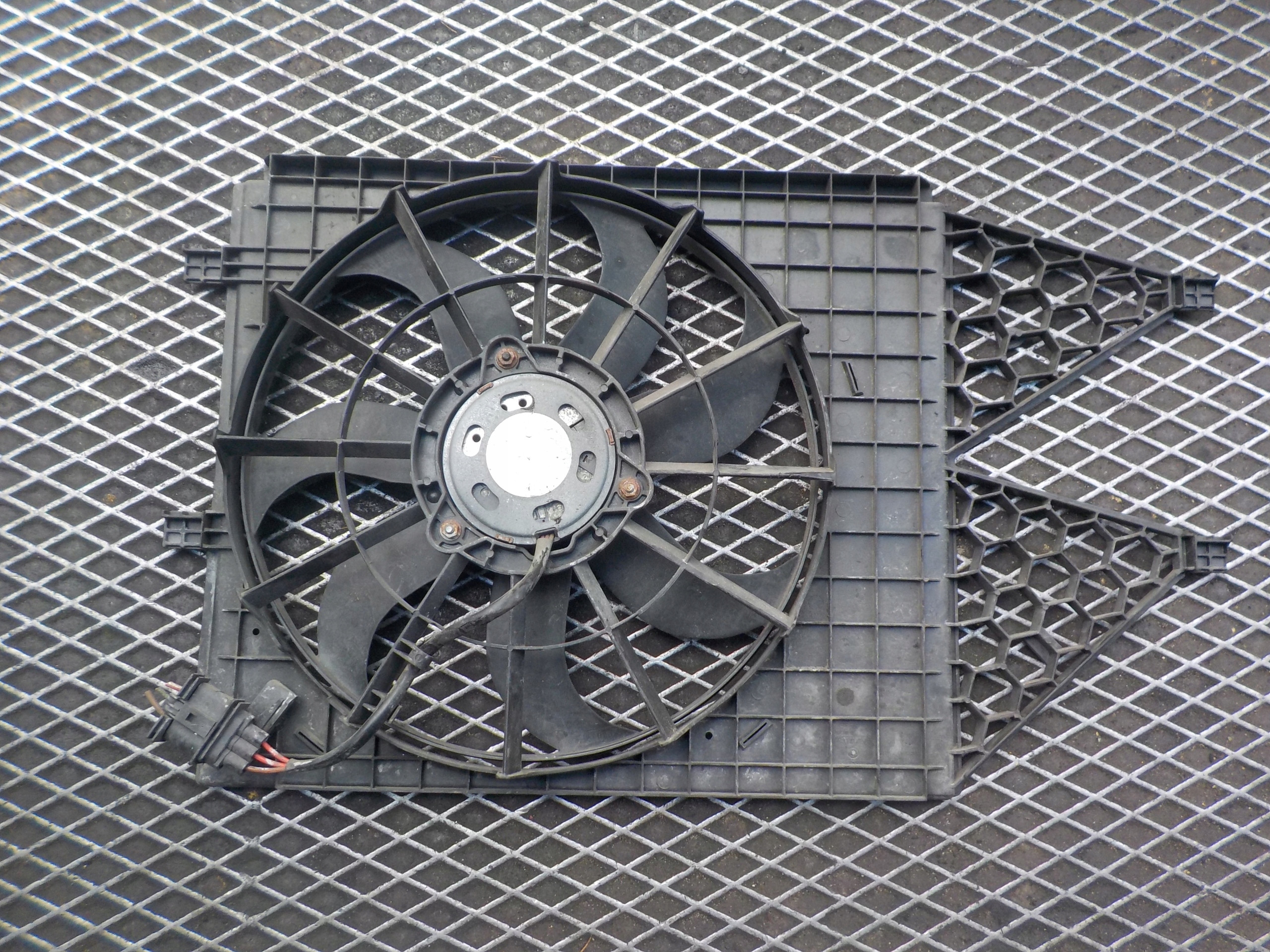 ВЕНТИЛЯТОР ОХОЛОДЖЕННЯ МОДУЛЬ РАДІАТОРА SEAT IBIZA 6R0121207A