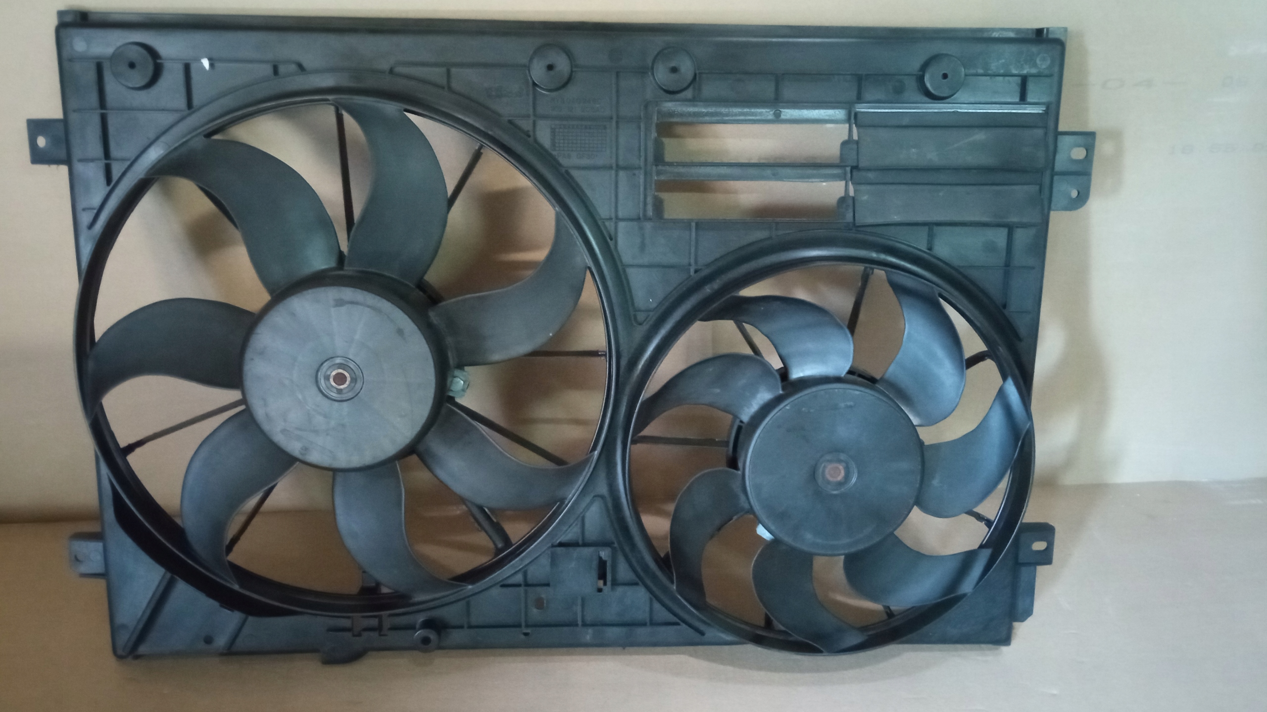 Вентилятор охолодження кришка VW PASSAT B6 B7 CC 1K0121205AD