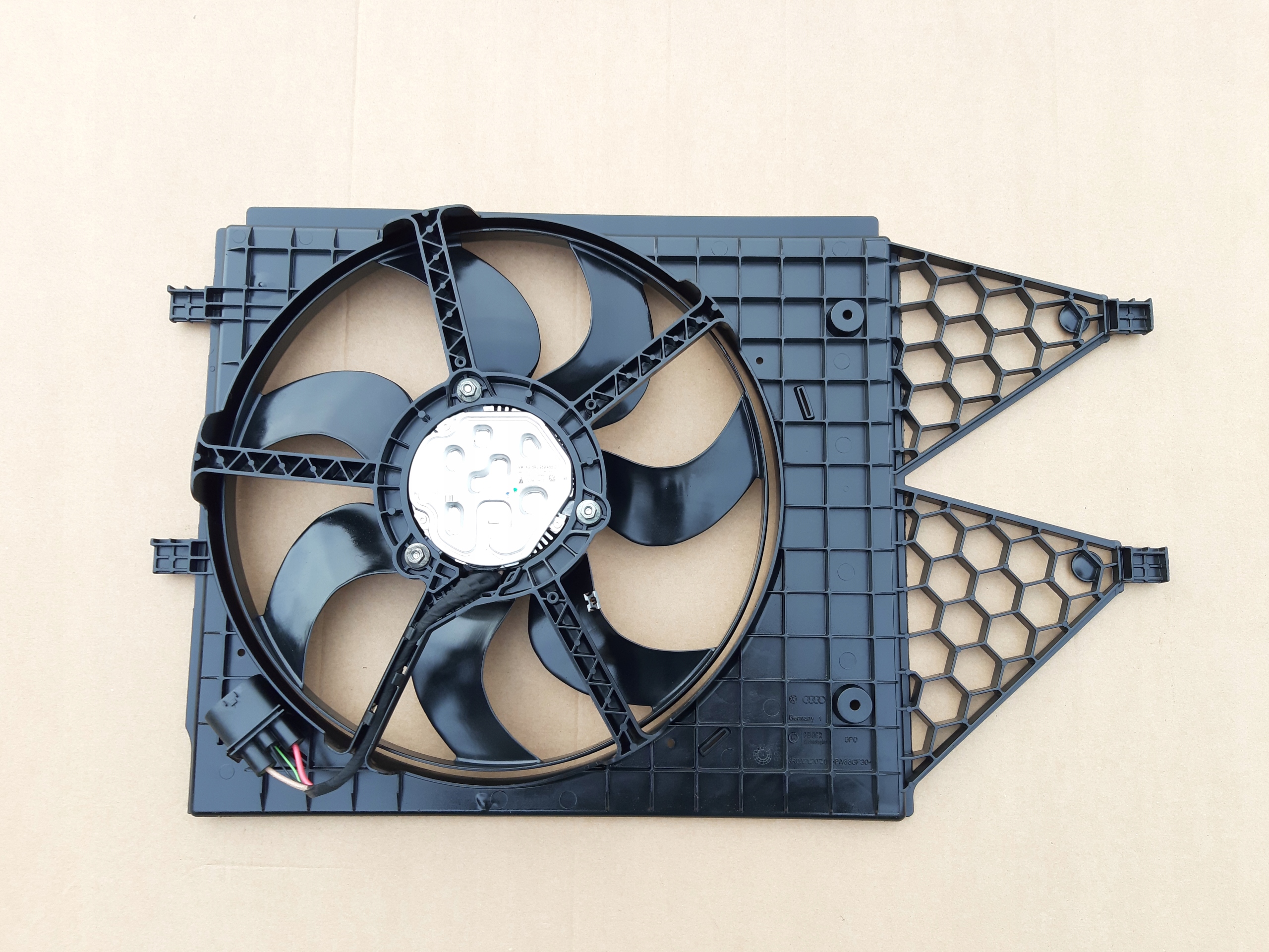 ВЕНТИЛЯТОР SEAT TOLEDO IV 6R0959455D 4 КОНТАКТУ