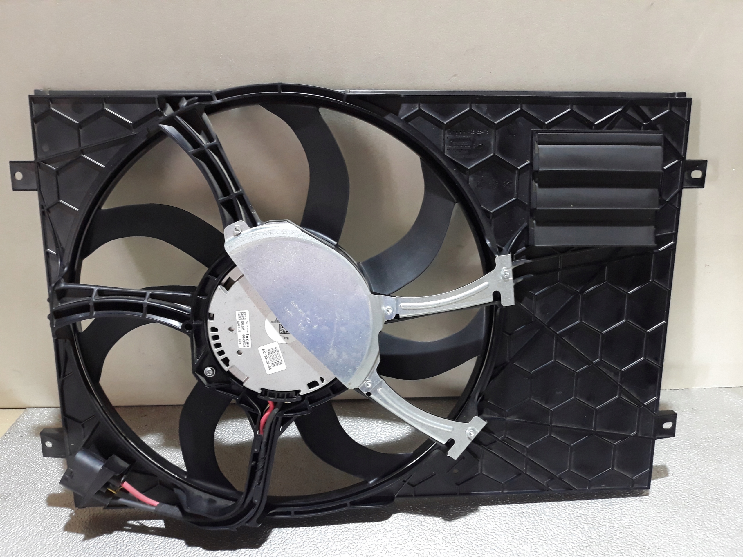 ВЕНТИЛЯТОР ОХОЛОДЖЕННЯ VW TIGUAN 5N0121205K 5N0121207J 1.4 TSI