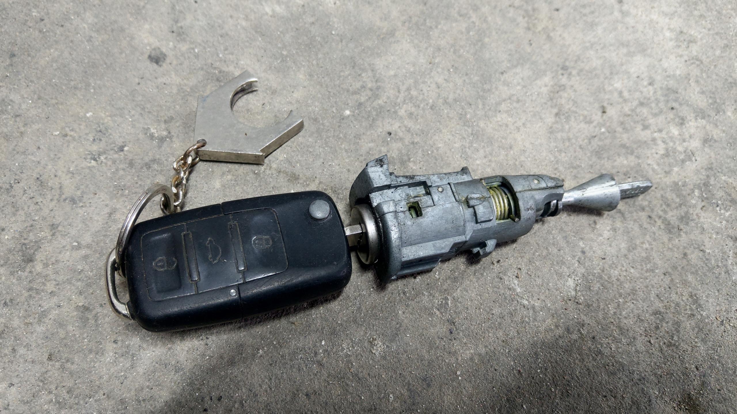 ВСТАВКА ДВЕРНОГО ЗАМКА ЗАМОК КЛЮЧА АВТОМОБИЛЯ VW GOLF V 5