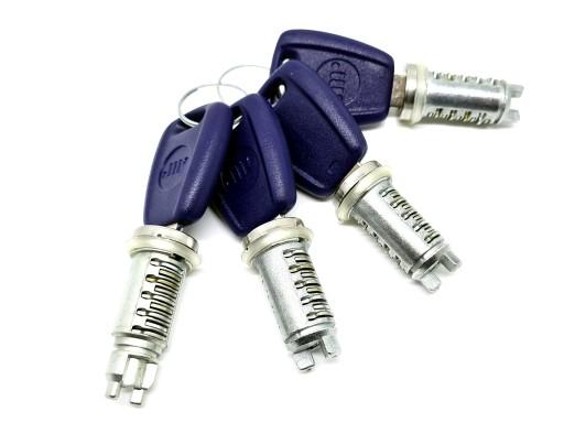 80/1220 - ВСТАВКА РУЧКИ ЗАМКА ДВЕРИ КОМПЛЕКТ 4ШТ FIAT DOBLO 00-