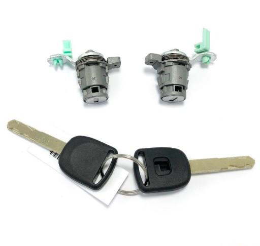 Au28 - ВСТАВКА ЛЕВАЯ + ПРАВАЯ HONDA CIVIC VII CR-V II 02-05