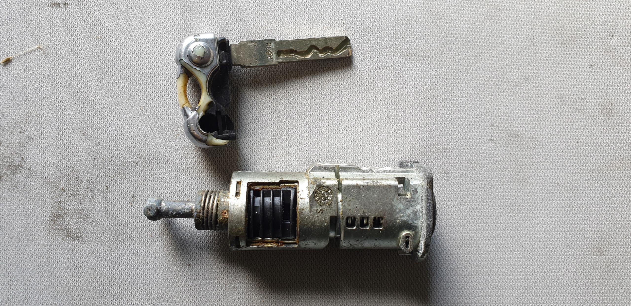 ВСТАВКА ЗАМОК КЛЮЧ ALFA ROMEO 159 2005-LP