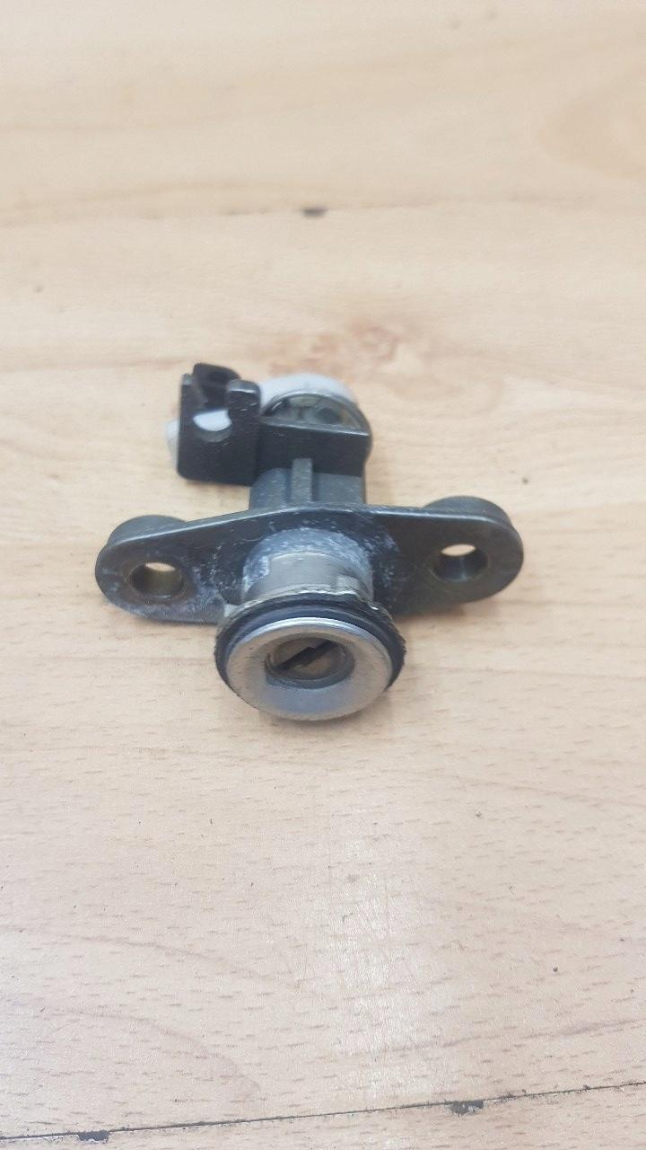 ВСТАВКА ДВЕРНОГО ЗАМКА HONDA ACCORD VI