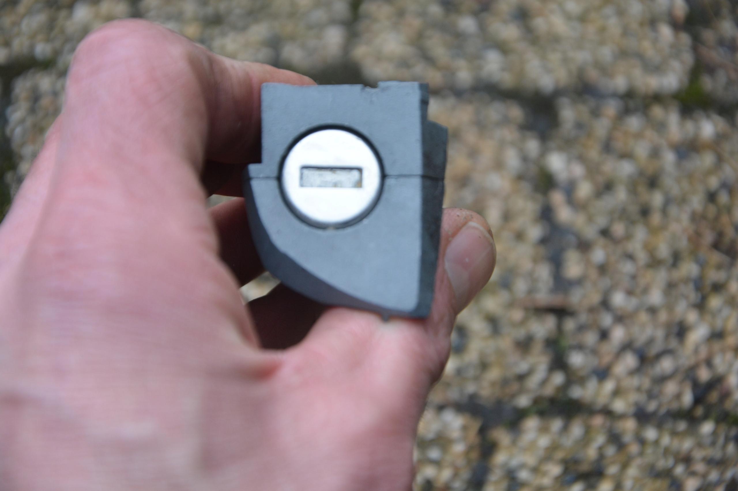 ВСТАВКА ЗАМКУ VW GOLF 6 CABRIO ЛІВА ПЕРЕДНЯ