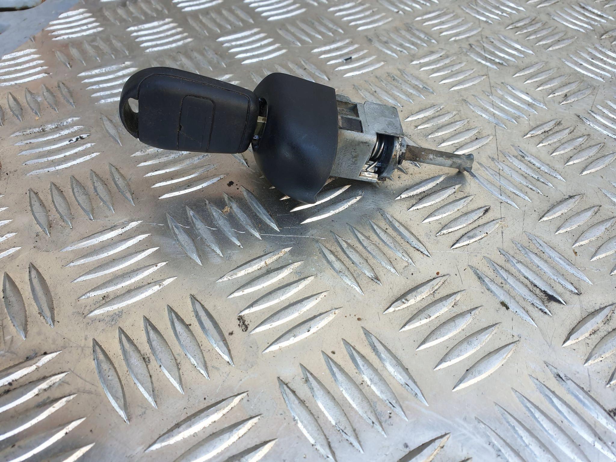 Вставка замка с ключом BMW E46 седан универсал