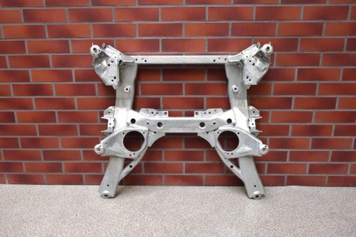 662 358 - Сани тролейбусної колиски travers bmw 4 g26 8834645