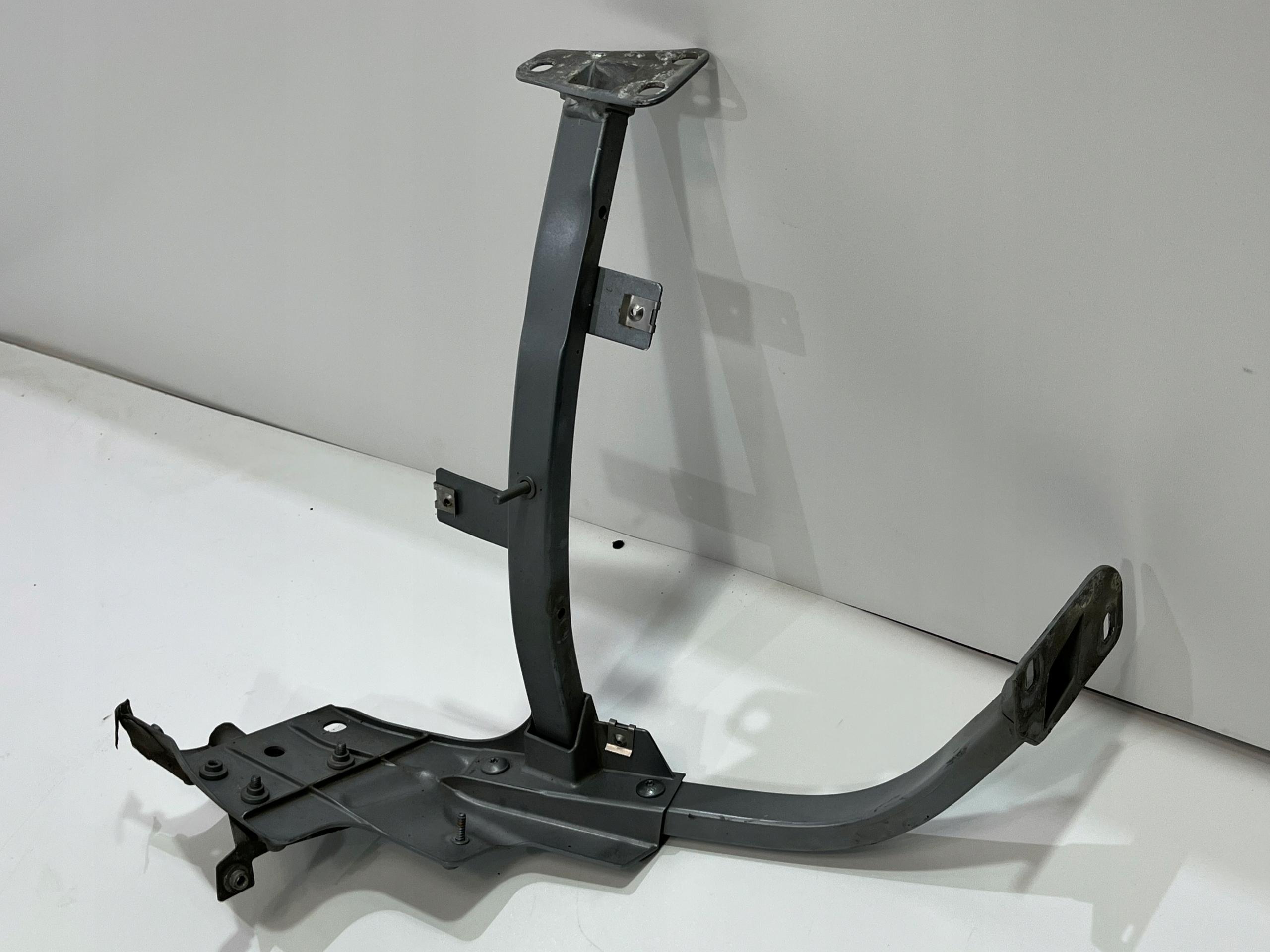 4H0821393 4H0821135D - WПОРНИК паук крыло левый AUDI A8 D4 оригинал