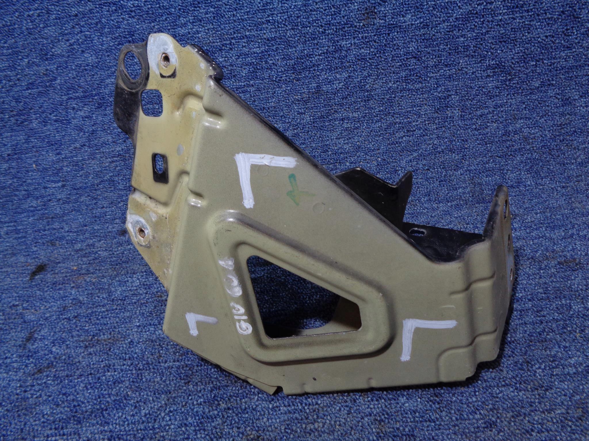 КРОНШТЕЙН КРИЛА ALFA ROMEO GIULIETTA 2010-ЛІВИЙ