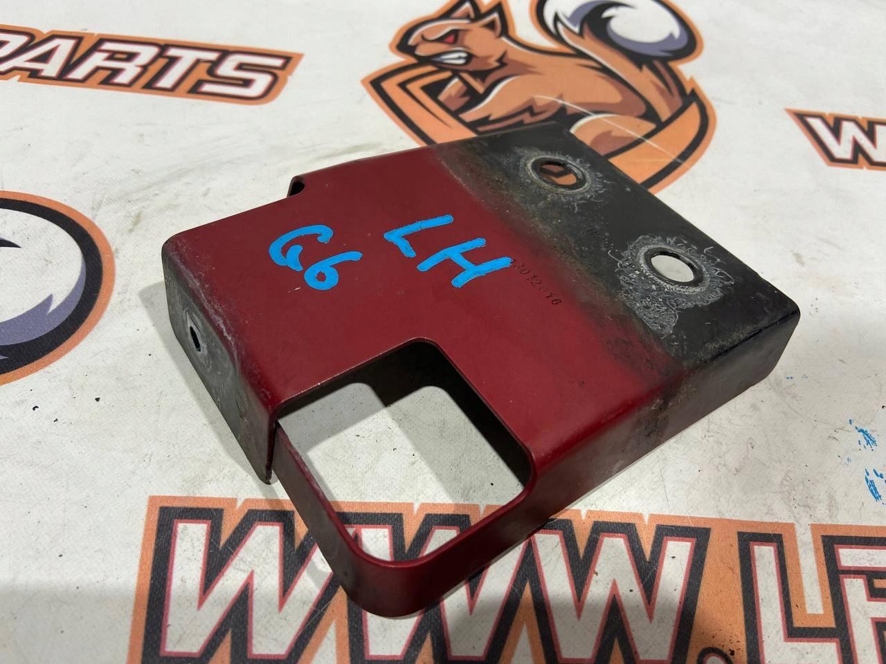 T4A6046 - Кронштейн крила лівий F-PACE X761 HK8316A143AB