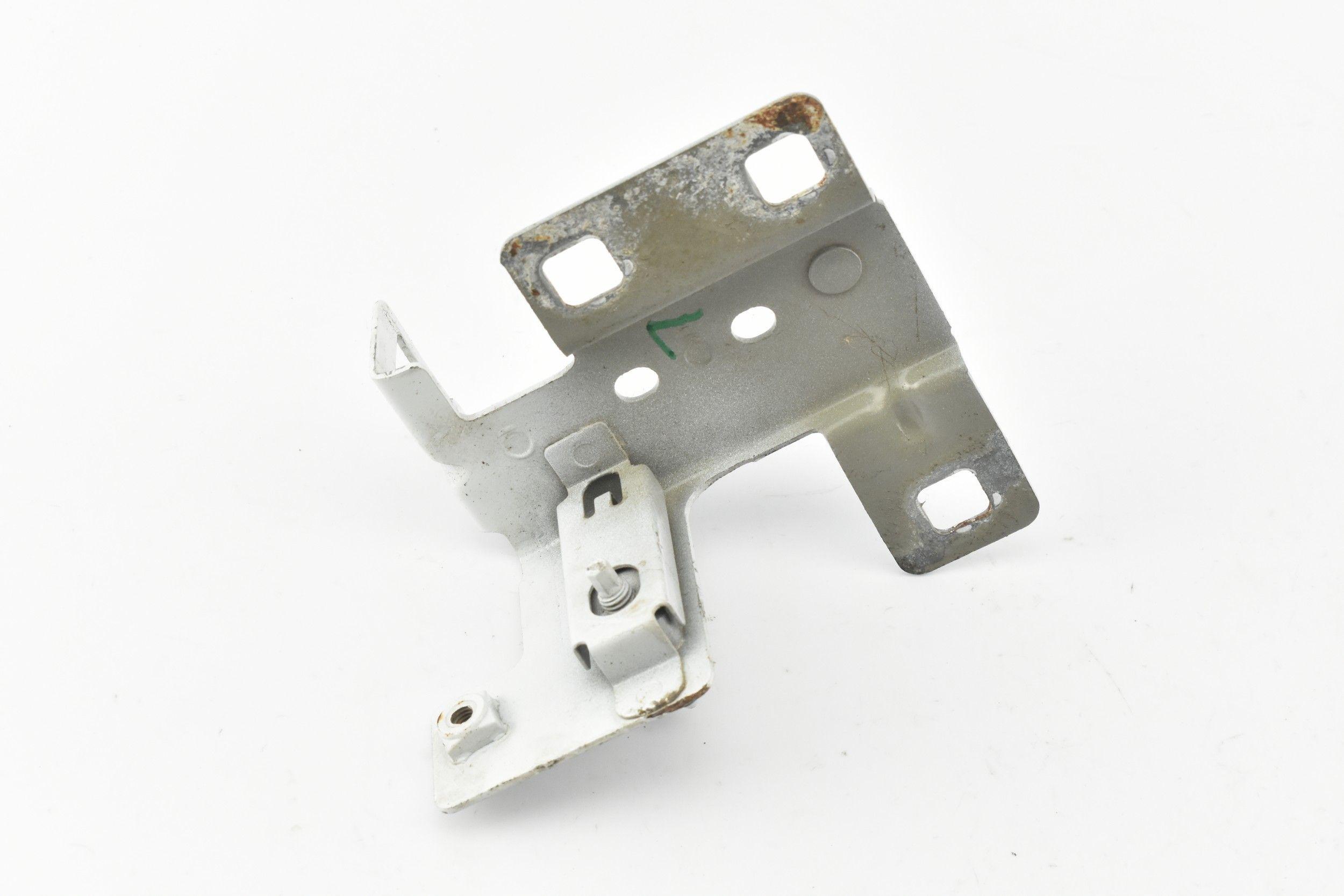 КРОНШТЕЙН КРЫЛА ЛЕВЫЙ ПЕРЕДНИЙ 95529253 VIVARO B