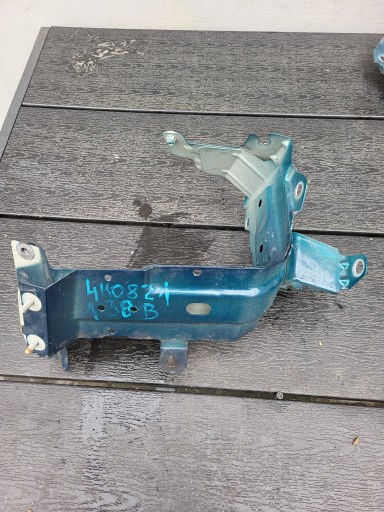 Кронштейн крыла правый 4M0821138B AUDI Q7 4M LV5Z