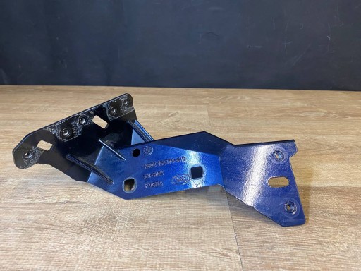 LR126254 - Кронштейн крила правий RANGE Rover EVOQUE L551 K8D2-16C174-AD