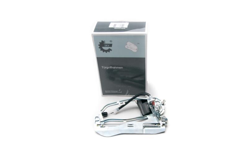 96SKV023 - Кронштейн механизм ручки BMW E53 X5 задний левый