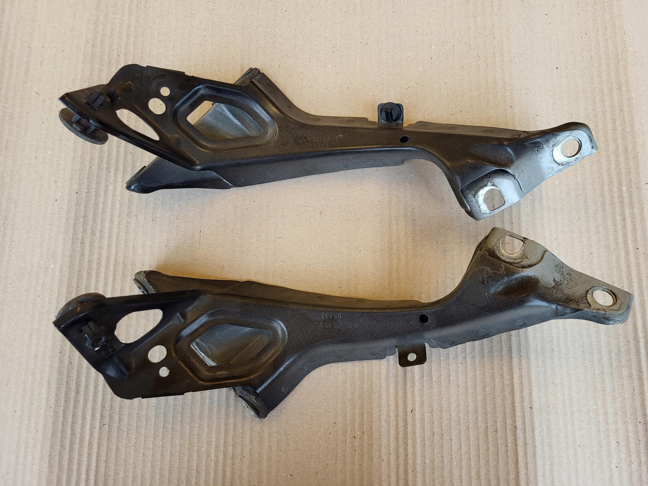 4G0821135A 4G0821136A - Кронштейн кріплення крила AUDI A6 C7 оригінал