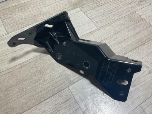 K8D2-16C174AD K8D16C175-AD - Кронштейн крепление крыла левое EVOQUE II L551