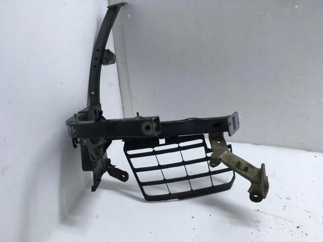 4E0821138F - Кронштейн кріплення крила праве AUDI A8 D3 02-08