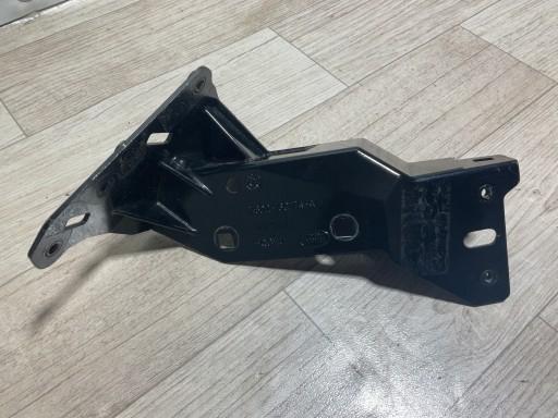 K8D2-16C174AD K8D16C175-AD - Кронштейн кріплення крила правий EVOQUE II L551