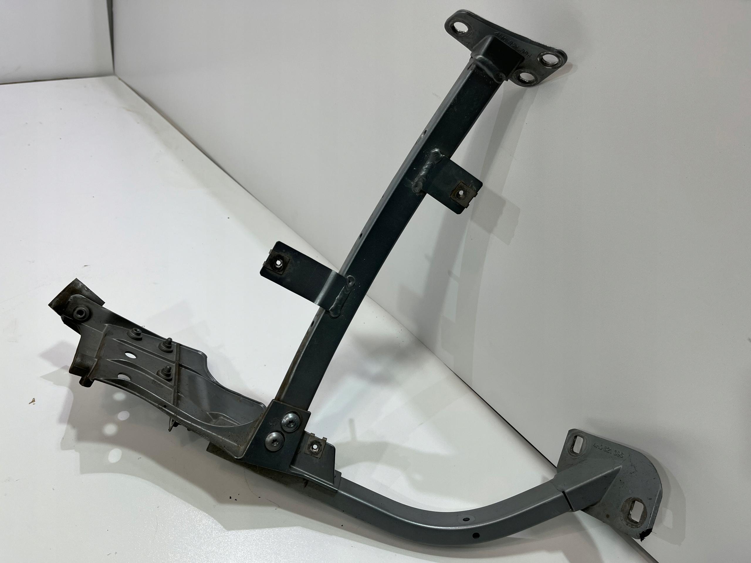 4H0821396 4H0821234 - Кронштейн паук крыло правый AUDI A8 D4 оригинал