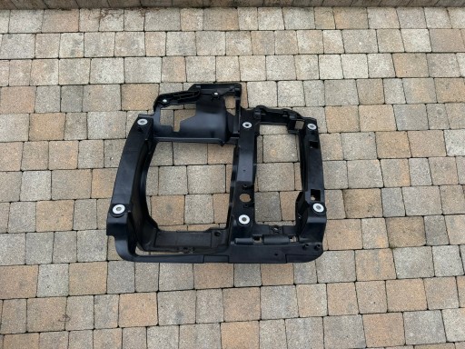 КРОНШТЕЙН ФАРИ ПРАВИЙ КРОНШТЕЙН MAN TGS TGX EURO 6 OE 81416100442