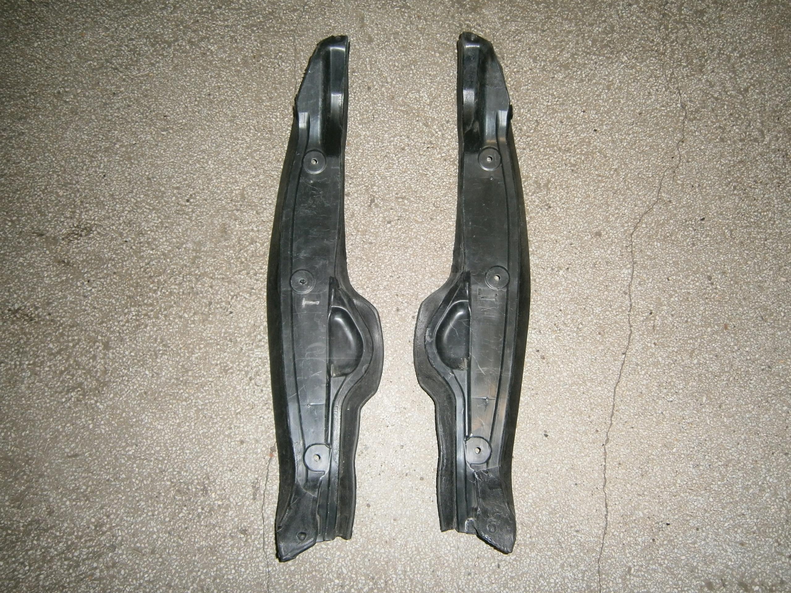 53828-0D270, 53827-0D270 - БРЫЗГОВИК L-P YARIS III LIFT 17-20