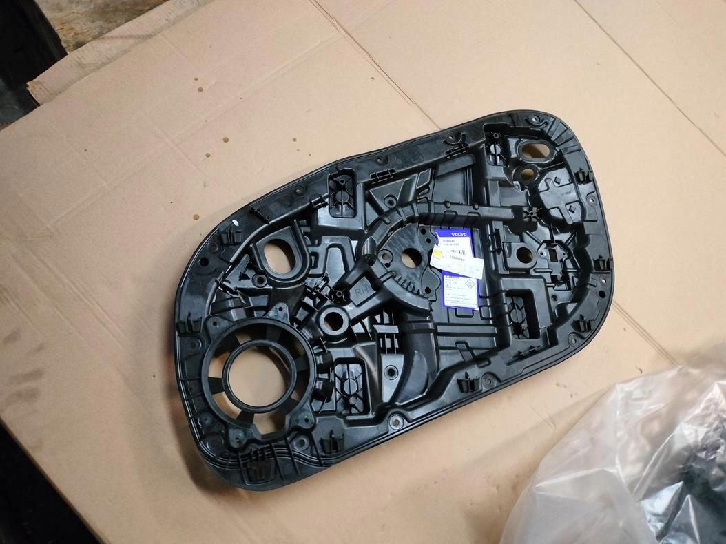 31689040 - Звукоізоляція панелі дверей VOLVO V90 Cross Country