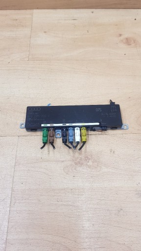 4F9035225F - Усилитель антенны AUDI A6 C6 LIFT