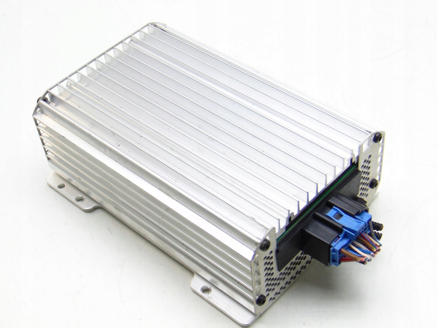 Усилитель Audi BECKER AUDI A8 D3 4E0035223D