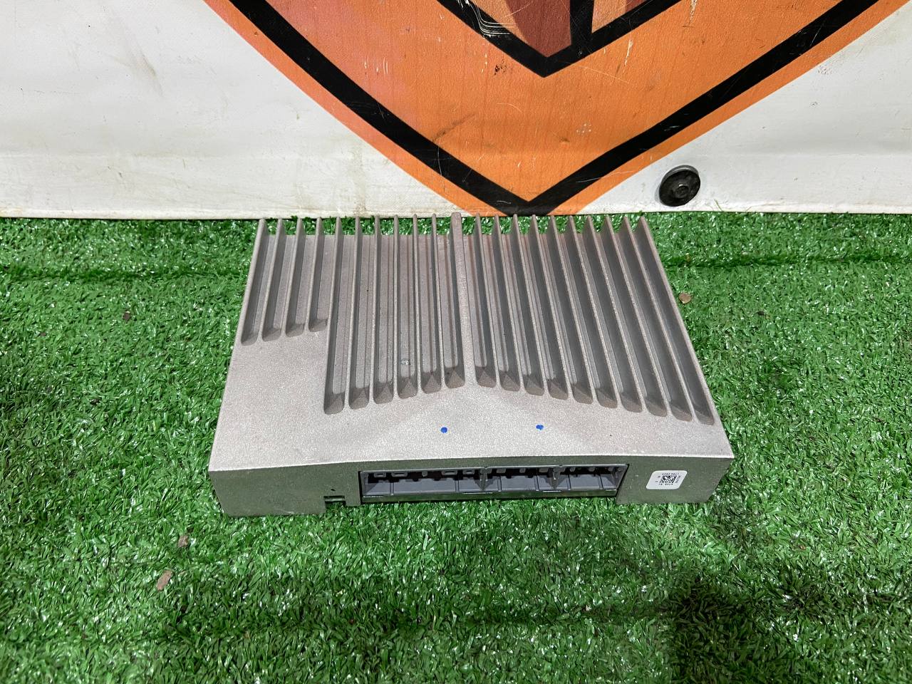 T2R28219 - Аудио усилитель JAGUAR X761 GX73-19C164-RC