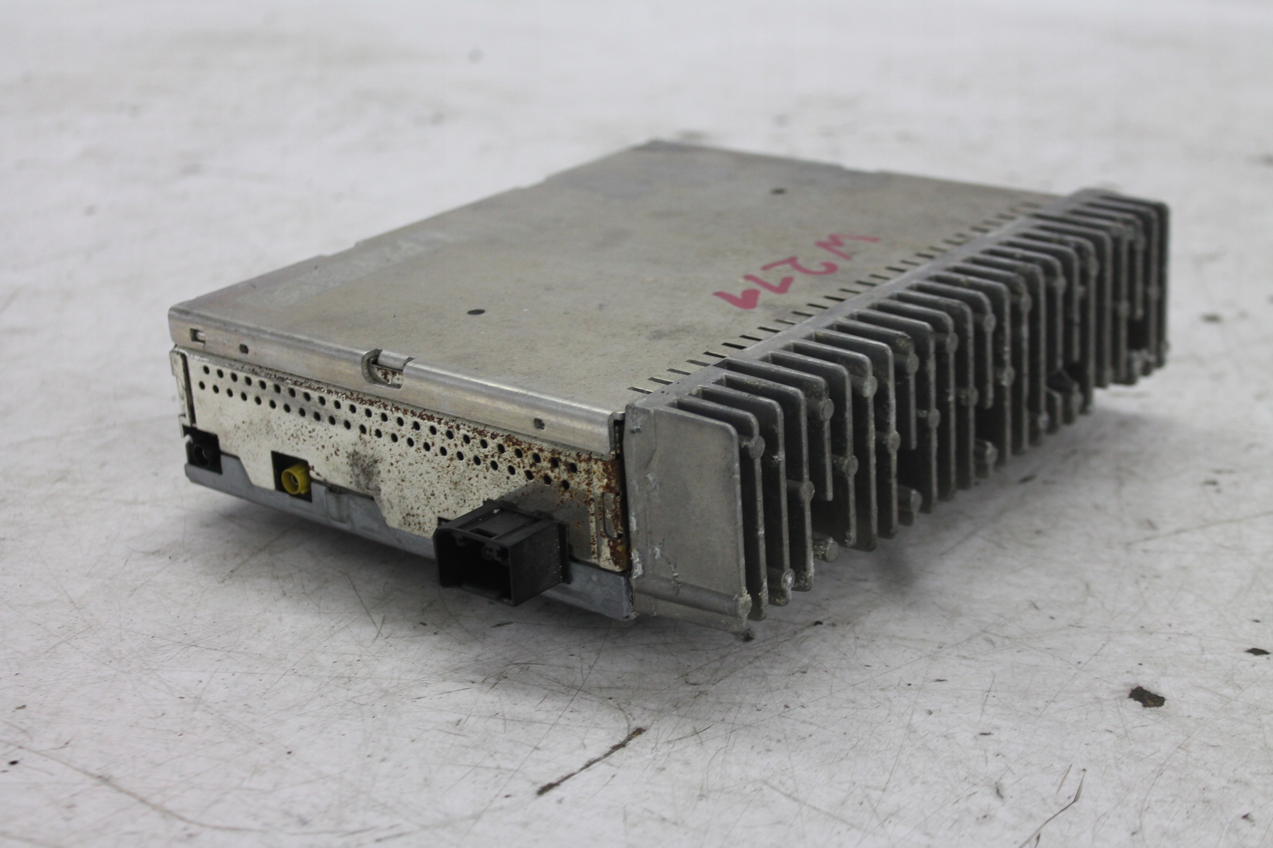 Підсилювач BECKER A2118274542 MERCEDES W211 02-09