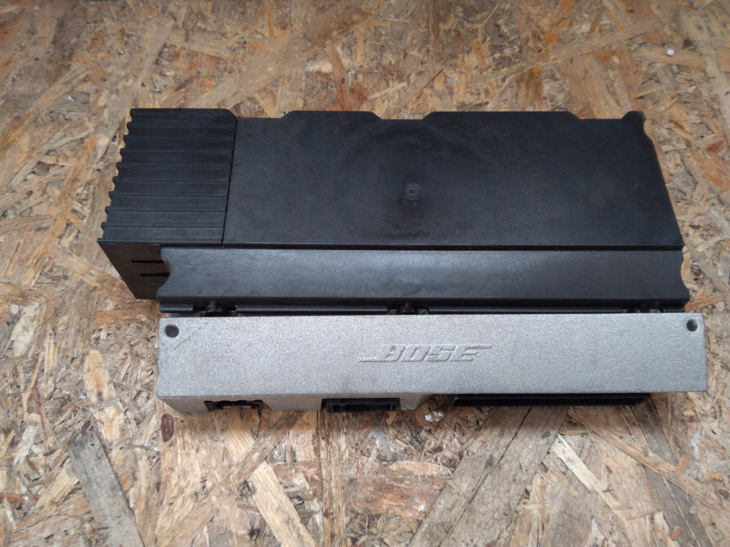 Підсилювач BOSE AUDI A6 C6 4f0035223g
