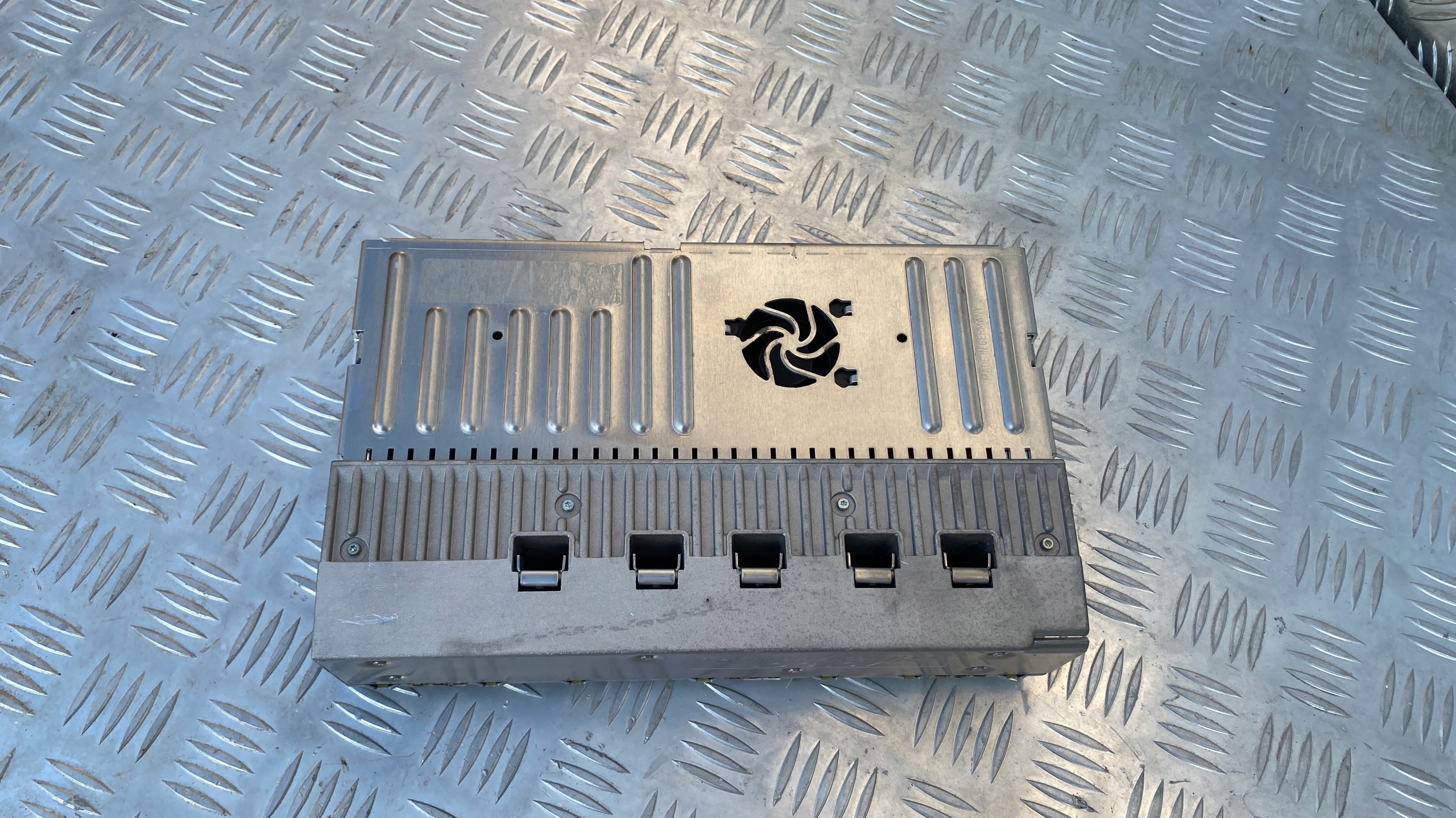 Підсилювач Harman MERCEDES W221 W216 2219005302