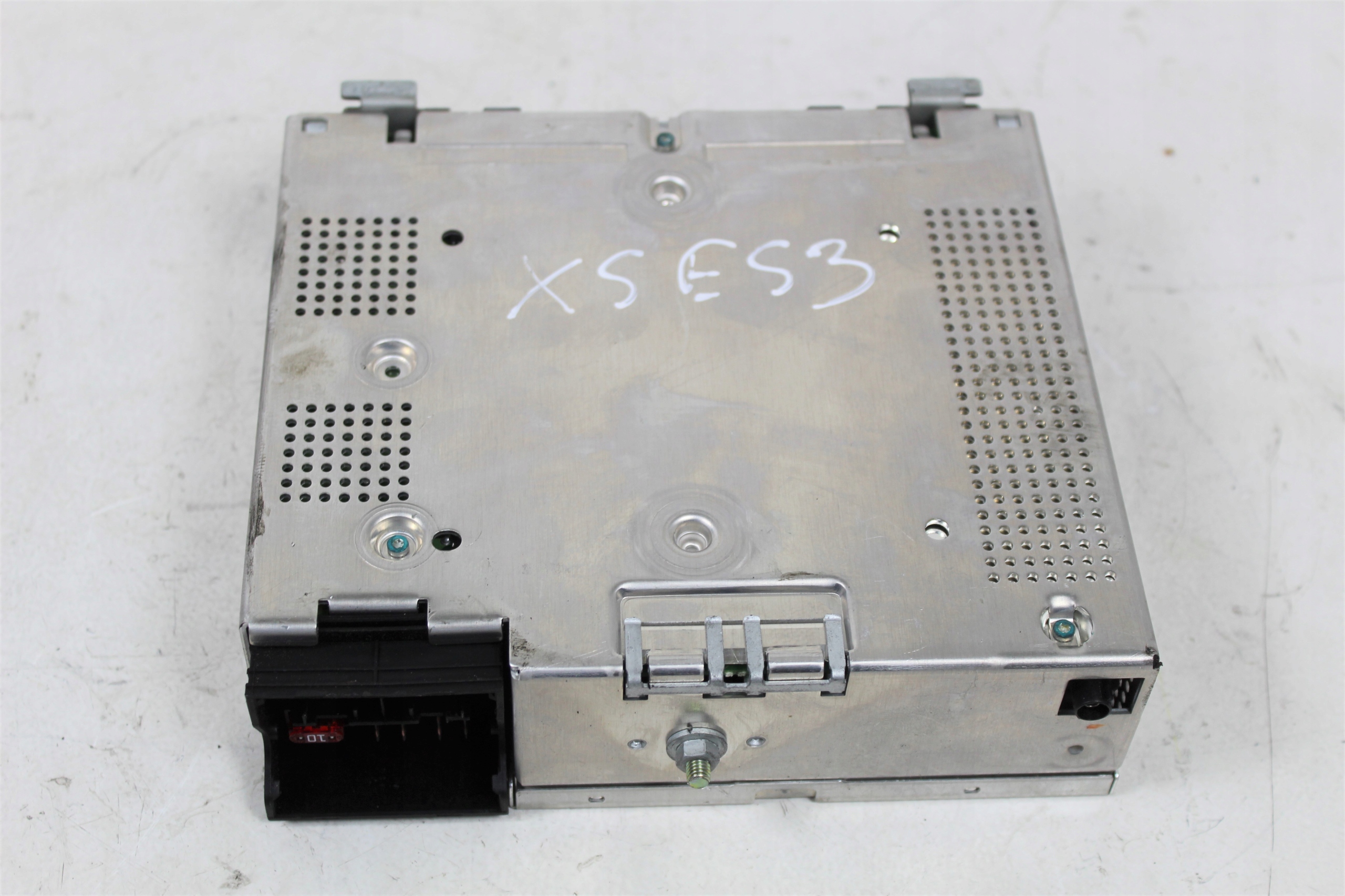 Усилитель HI-FI BECKER BMW X5 E53 6972666