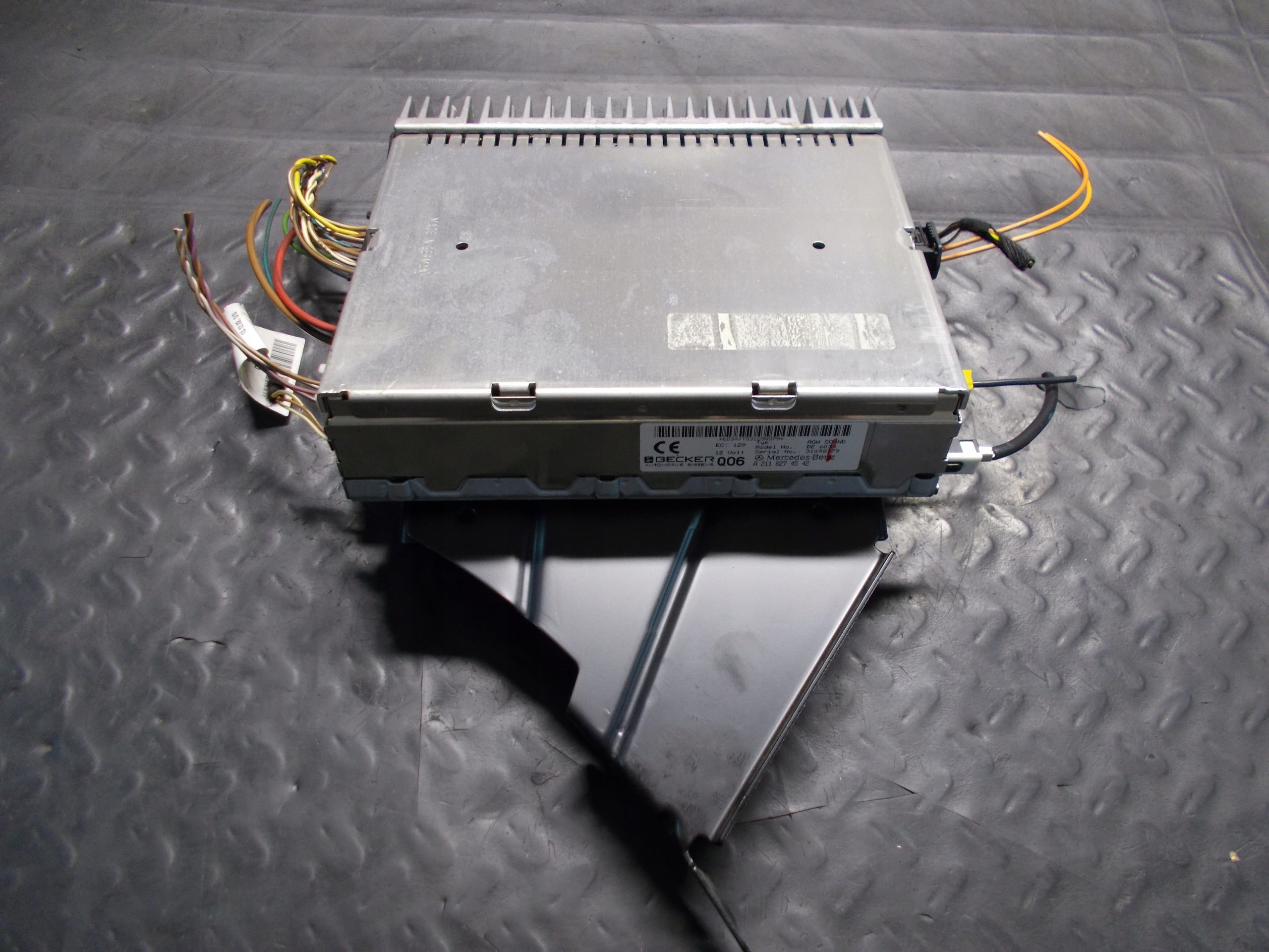 A2118274542 - Усилитель MERCEDES W211