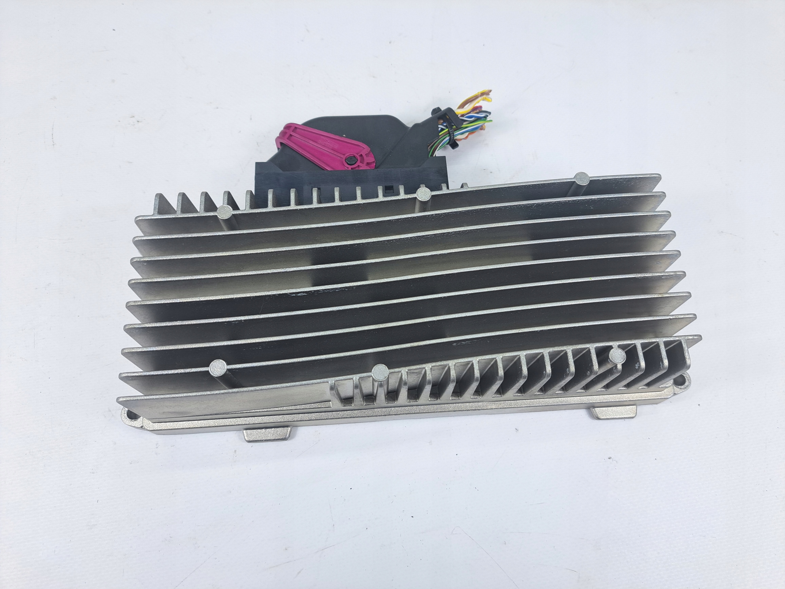 8R0035223F - Усилитель радио AUDI A4 B8 A4 Q5 8R0035223G