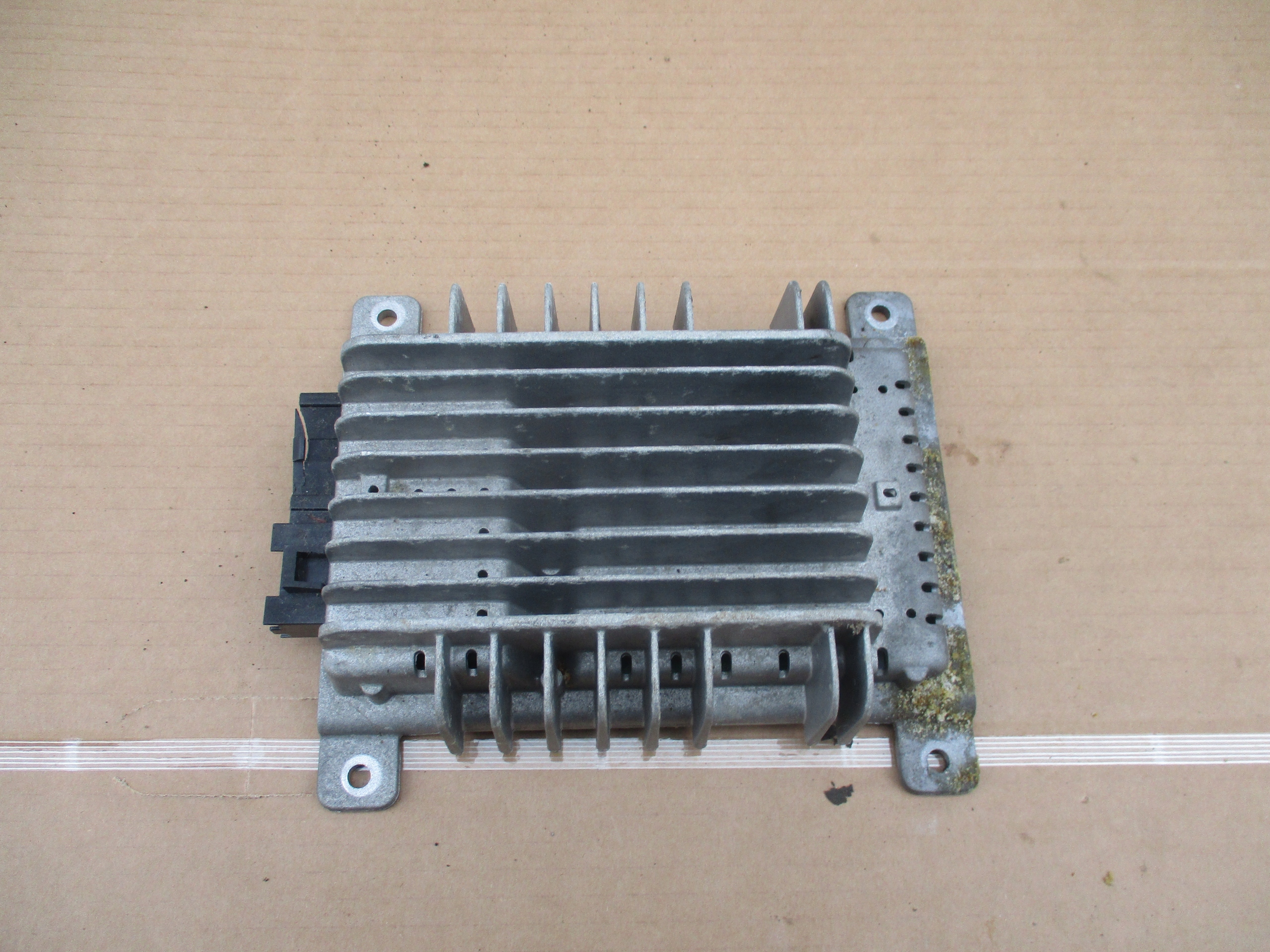 УСИЛИТЕЛЬ РАДИОПРИЕМНИКА NISSAN QASHQAI 28060EY10A