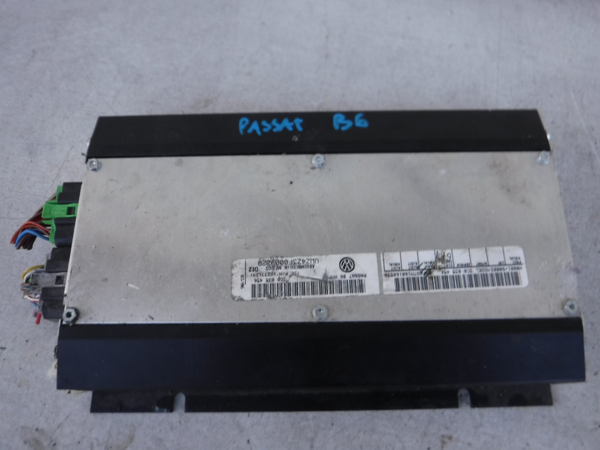 Підсилювач VW PASSAT B6 3c0033456