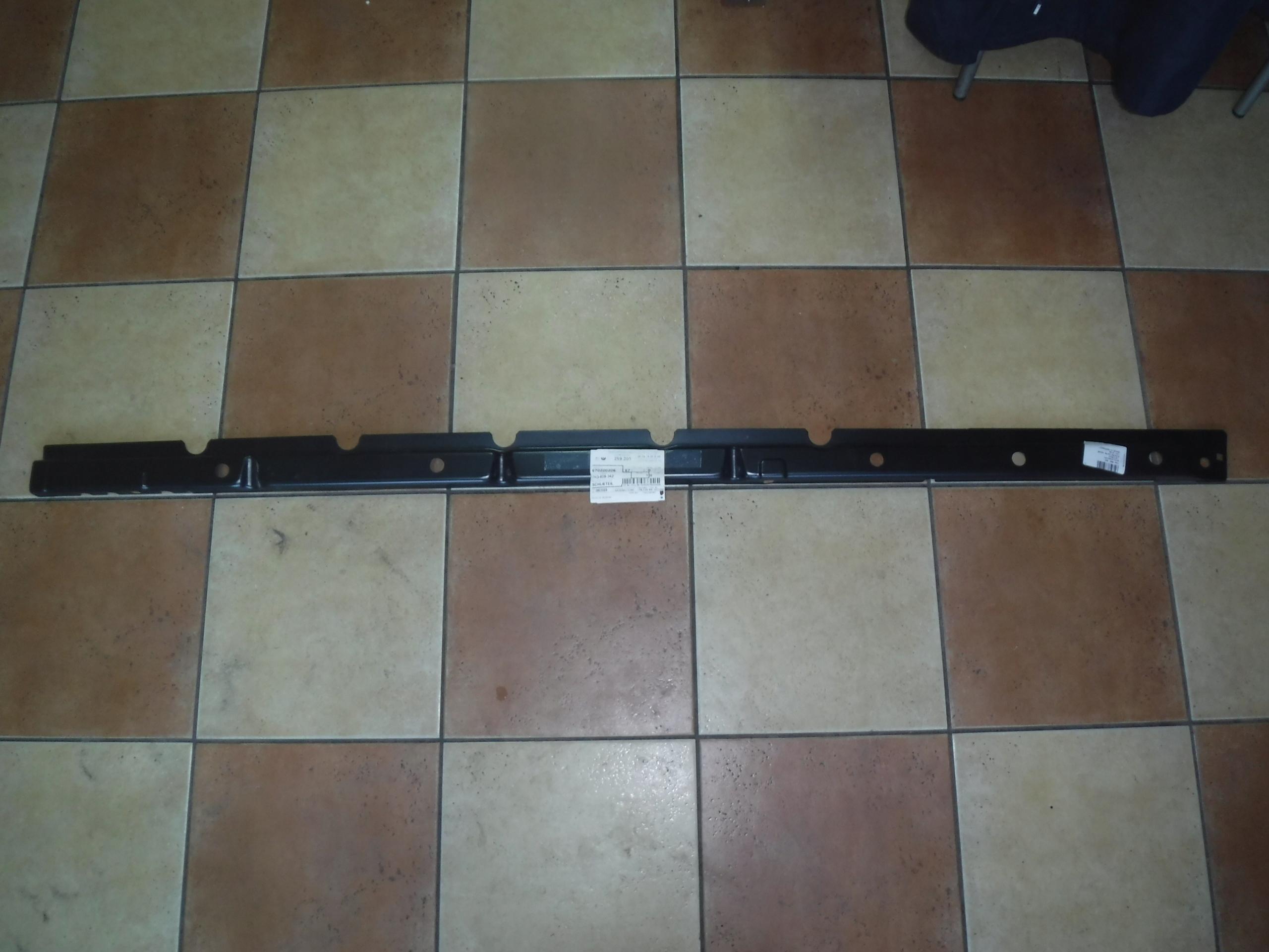 Посилення правого порогу VW T6 7h3809342