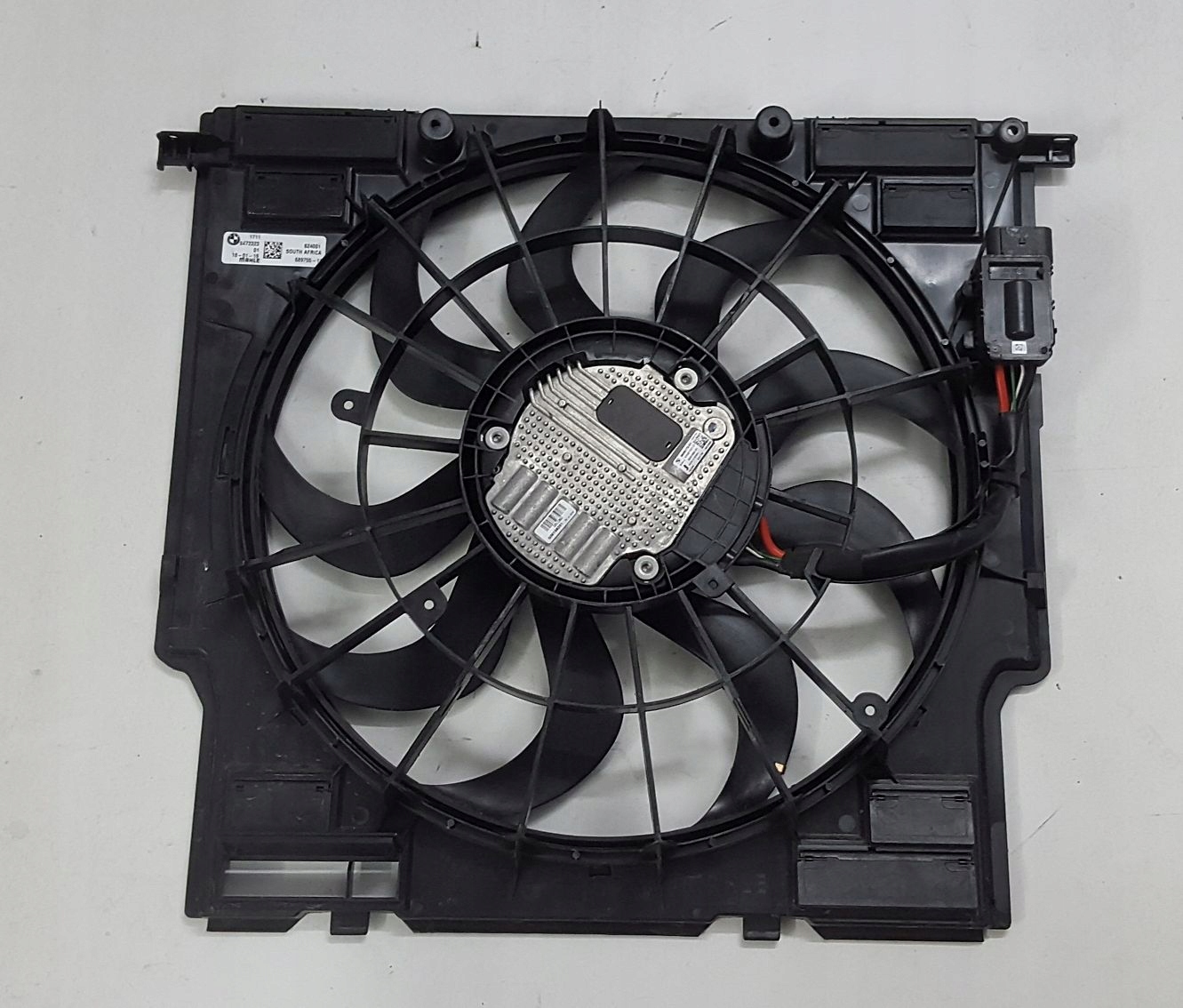 8472323 - Вентилятор BMW X3 G01 / X4 G02 M40dX 30dx 20ix