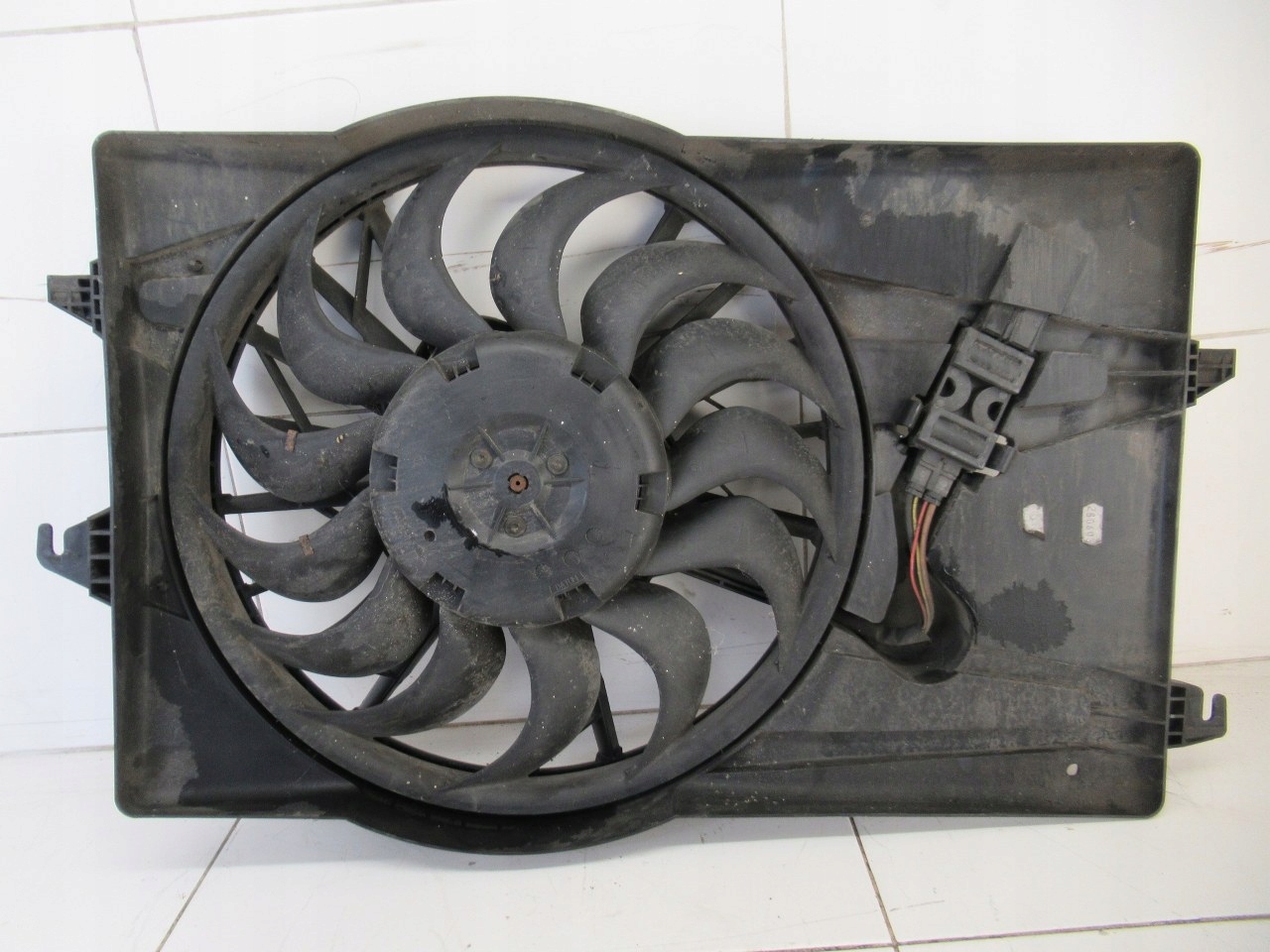 1137328116 - Вентилятор радиатора FORD MONDEO MK3 03r