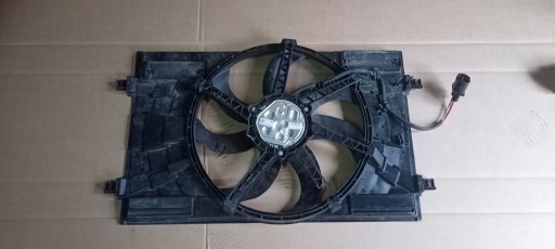 5Q0121205AF - Вентилятор радіатора VW Golf VII Octavia III Seat