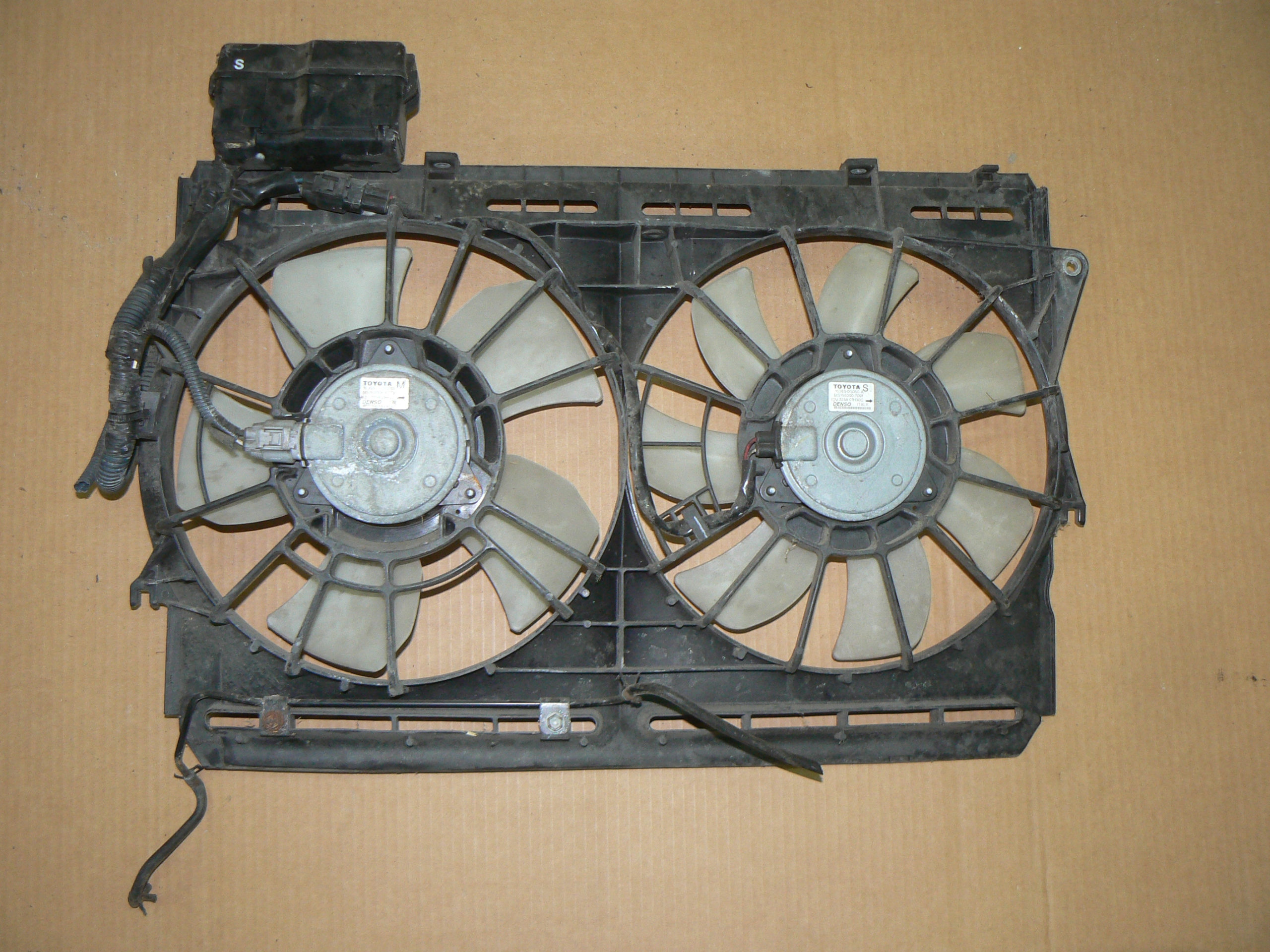 2,2 2,0 - Вентиляторы радиатора Toyota Avensis T25 2.0 D4D