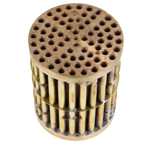 83016902 - Вставка масляного радіатора двигуна, двигун 4 циліндровий