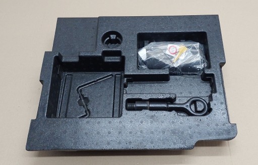 Вставка з пінополістиролу на вухо багажника Porsche Panamera 970